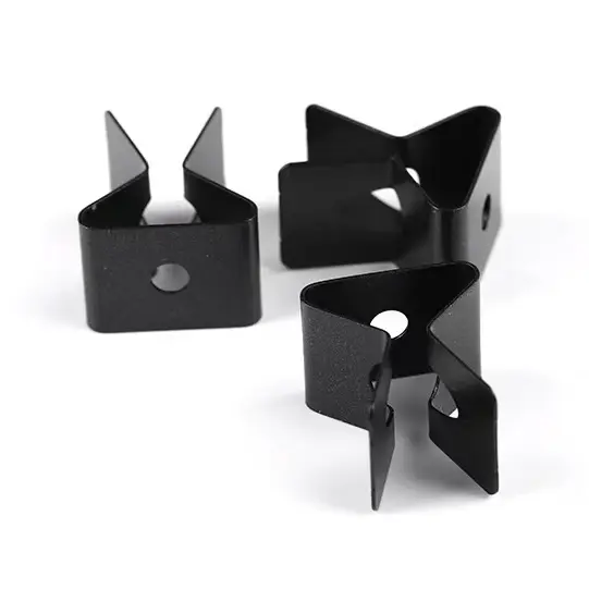 Clip métallique automobile